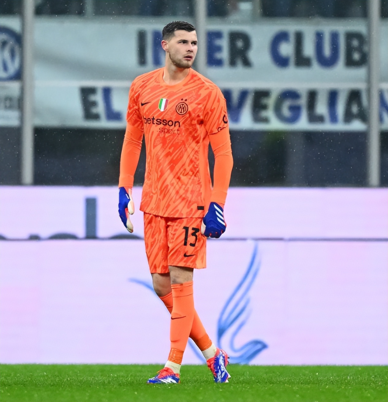 开云官方包含今夜西甲焦点战，费耶诺德远射贴柱，信心回归，临场指挥获称赞的词条